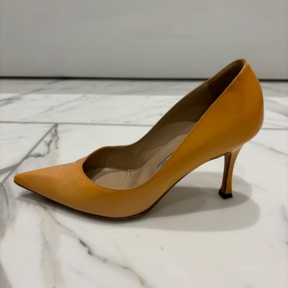 Manolo Blahnik Patent Leather Pumps Size EU 35 US 5B, 3 Inch Heels - Picture 5 of 12